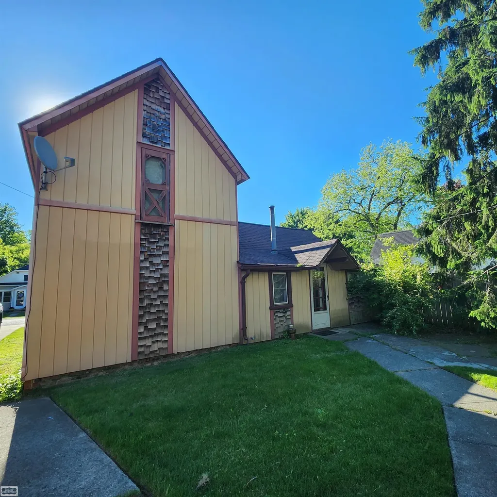 73385 Floral Street Armada Village MI 48005
