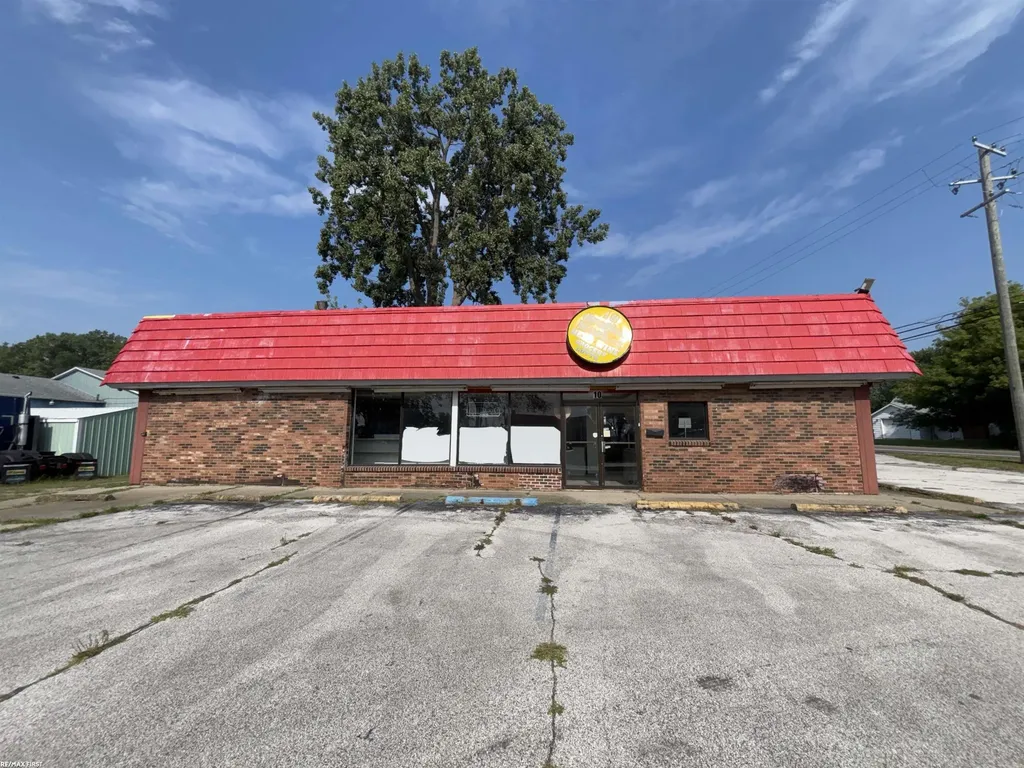10 Gratiot Boulevard Marysville City MI 48040