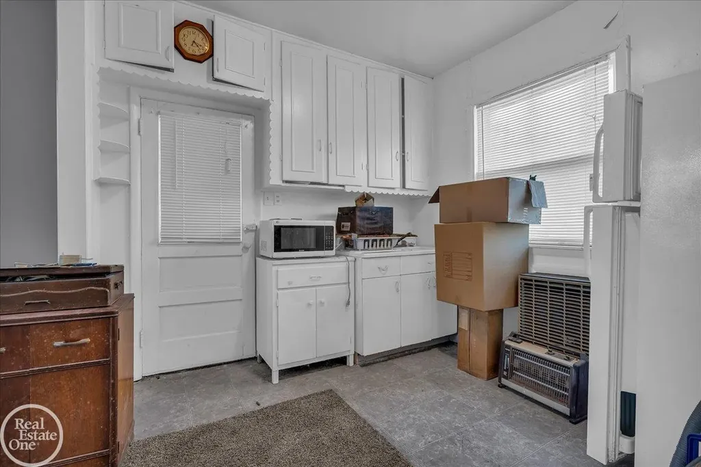 39554 Jefferson Avenue Harrison Charter Township MI 48045