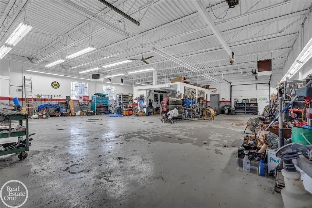 39554 Jefferson Avenue Harrison Charter Township MI 48045