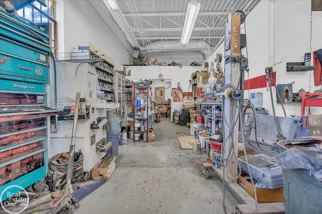 39554 Jefferson Avenue Harrison Charter Township MI 48045