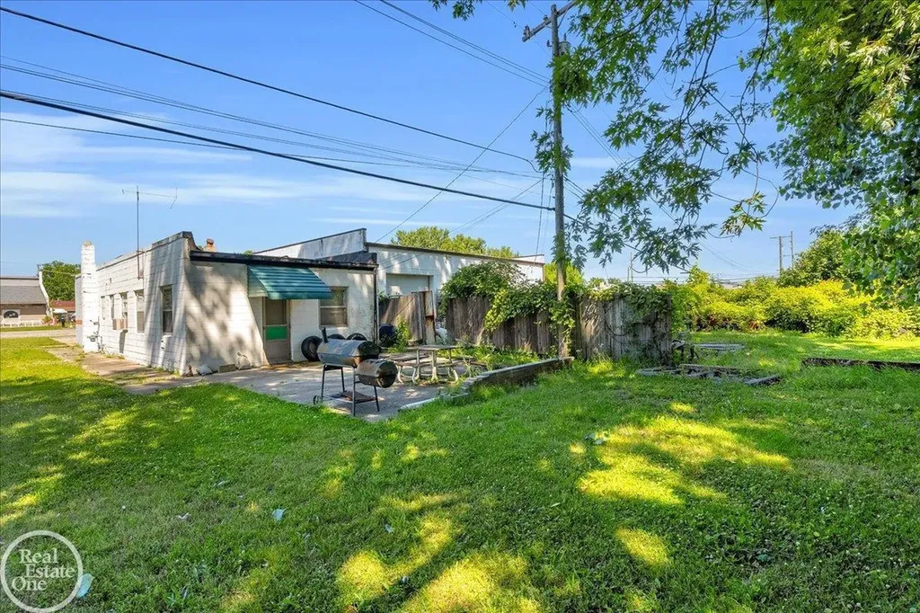 39554 Jefferson Avenue Harrison Charter Township MI 48045