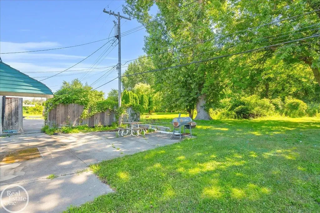39554 Jefferson Avenue Harrison Charter Township MI 48045