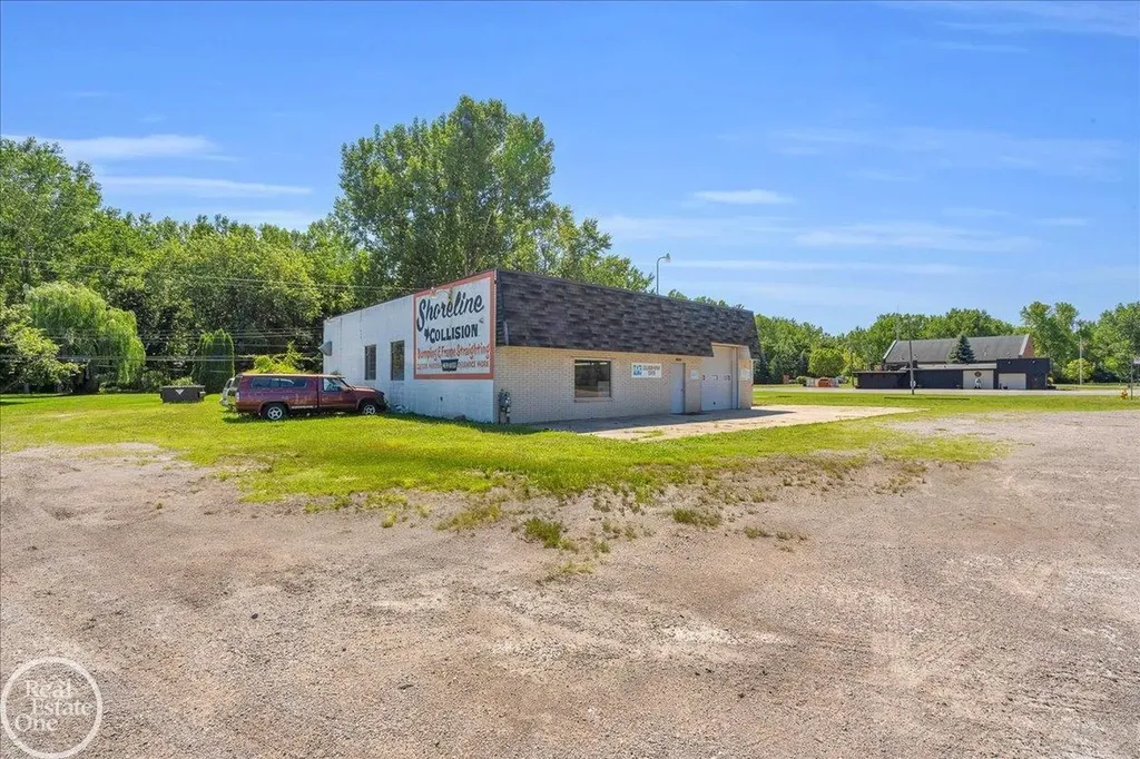 39554 Jefferson Avenue Harrison Charter Township MI 48045