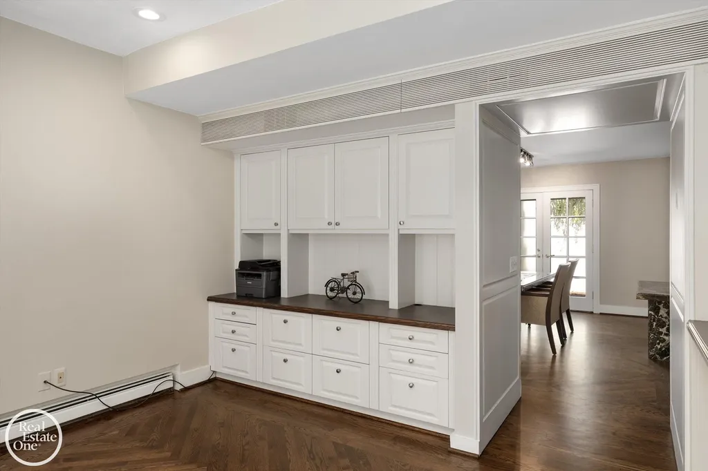 277 Lincoln Road Grosse Pointe City MI 48230