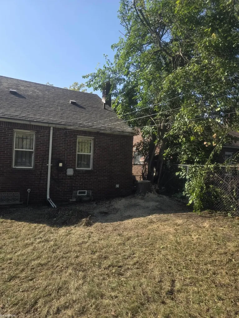 20100 Greeley Street Detroit City MI 48203