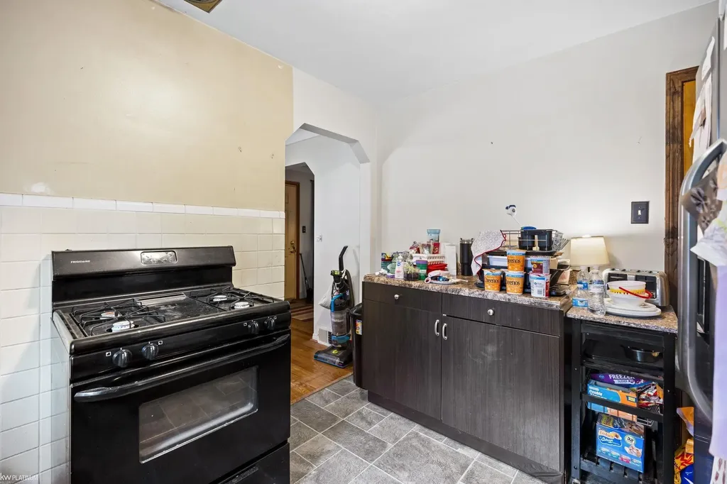 20100 Greeley Street Detroit City MI 48203