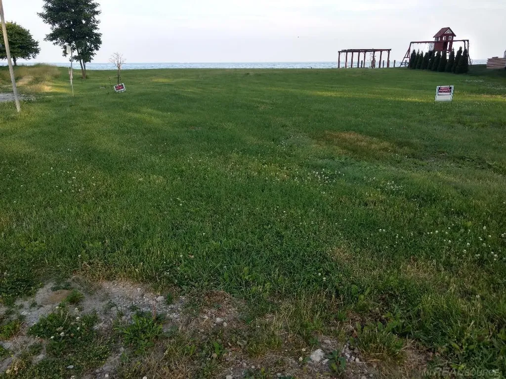 37240 Jefferson Avenue Harrison Charter Township MI 48045