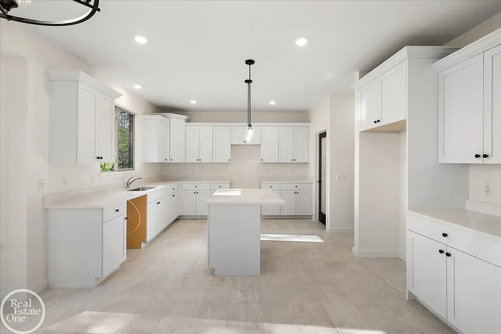 22138 Grove Drive Macomb Township MI 48042