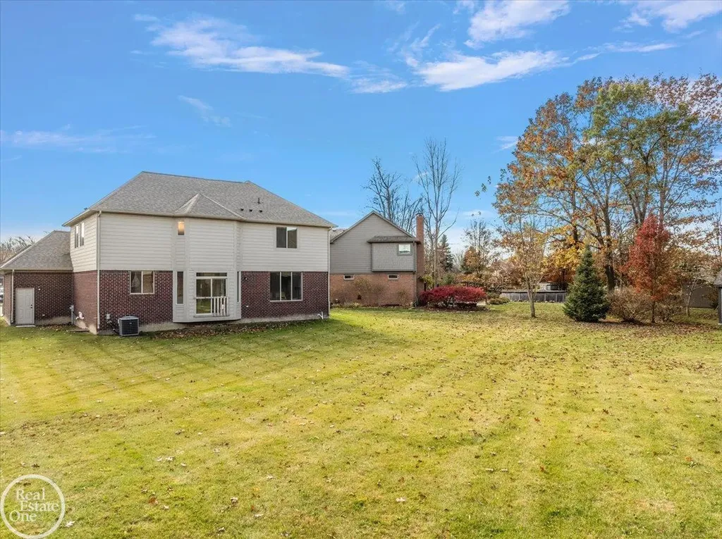 22138 Grove Drive Macomb Township MI 48042