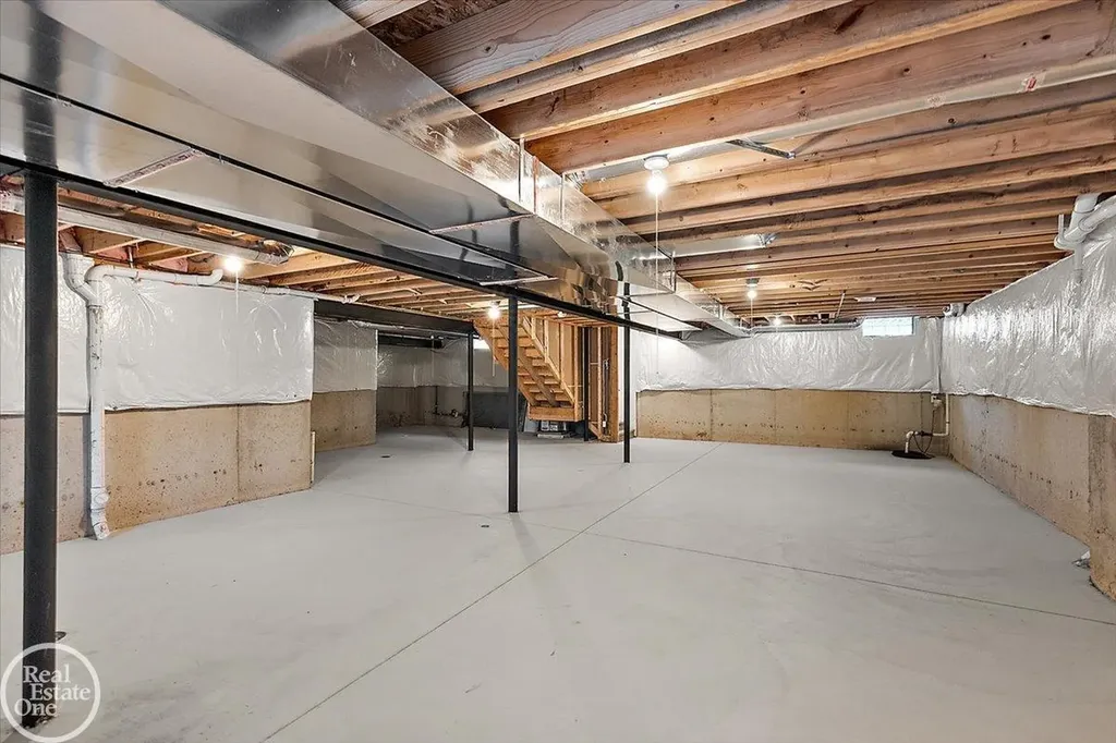 22121 Tahquamenon Court Macomb Township MI 48042
