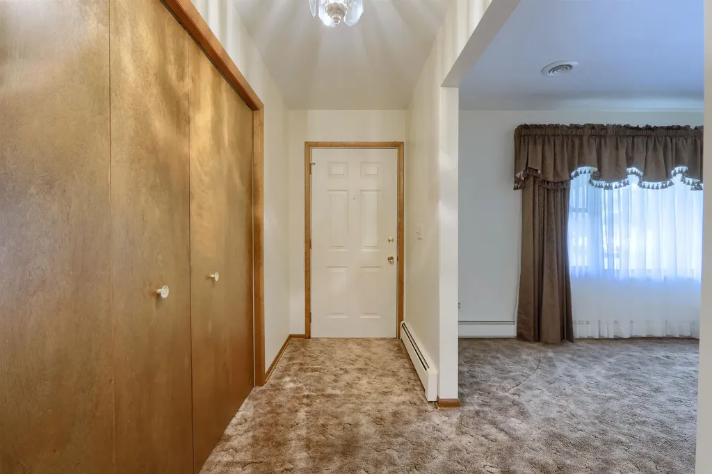 2734 E Wattles Road Troy City MI 48085