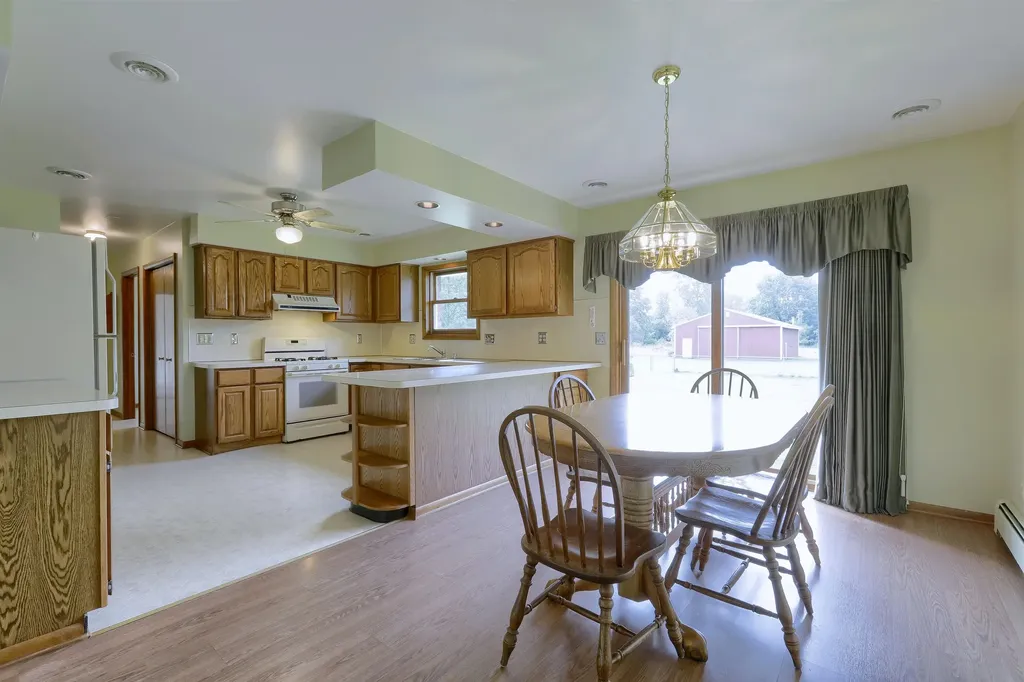 2734 E Wattles Road Troy City MI 48085