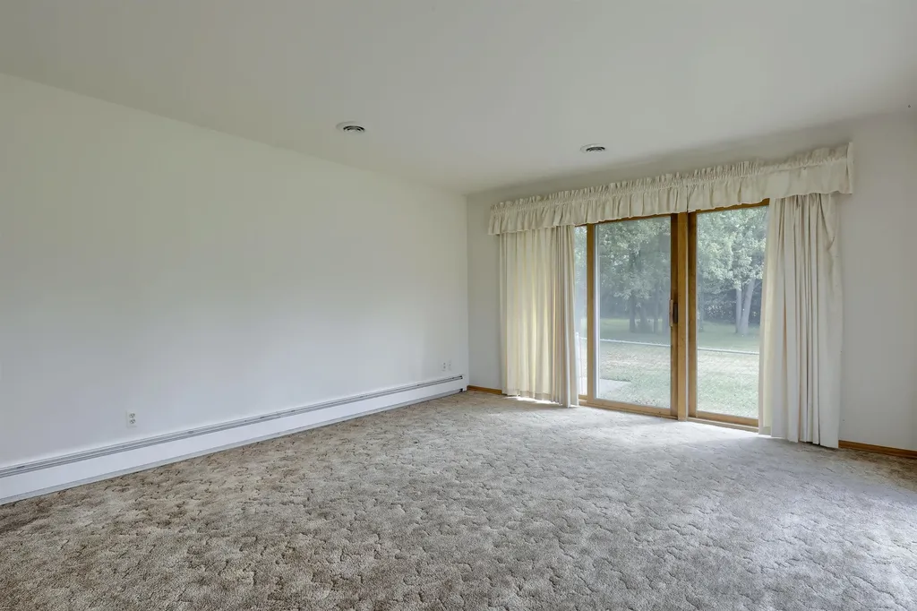 2734 E Wattles Road Troy City MI 48085