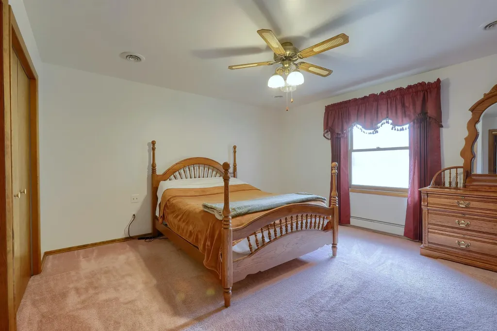 2734 E Wattles Road Troy City MI 48085