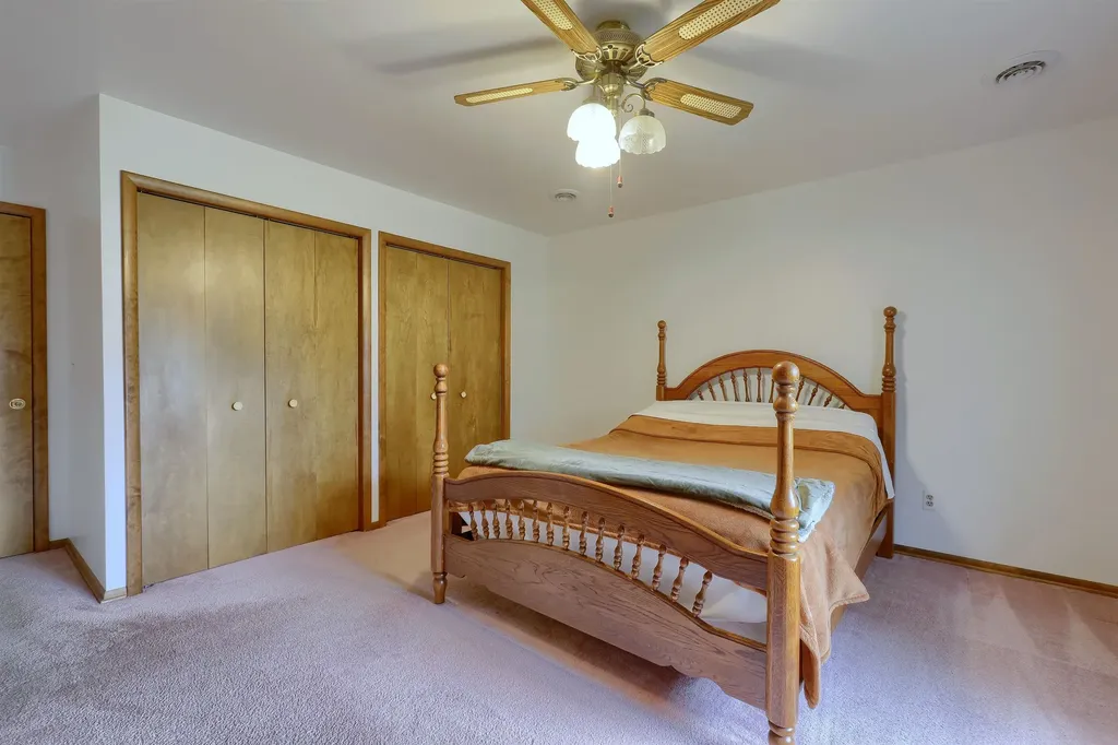 2734 E Wattles Road Troy City MI 48085