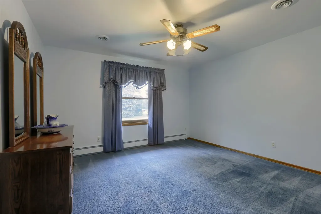 2734 E Wattles Road Troy City MI 48085