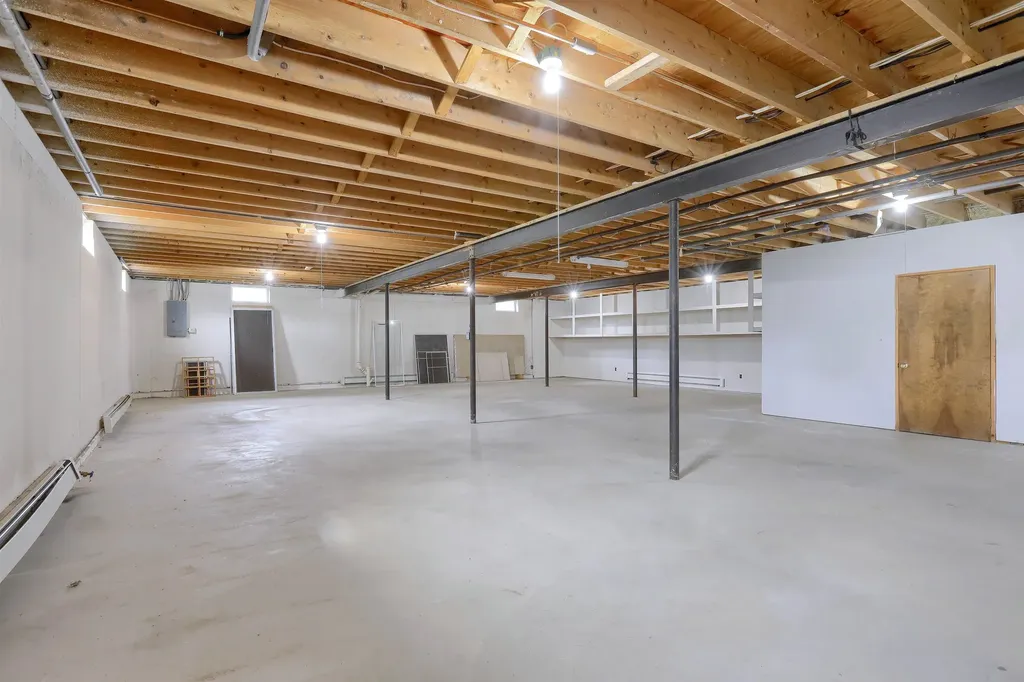 2734 E Wattles Road Troy City MI 48085