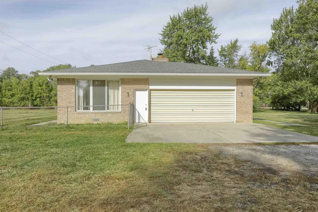 2734 E Wattles Road Troy City MI 48085