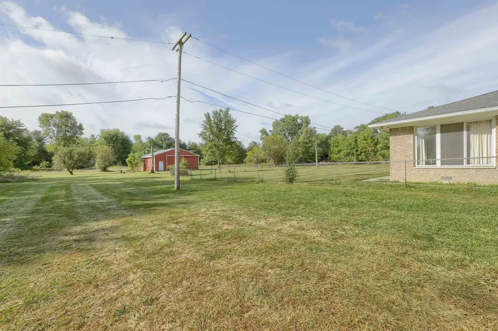 2734 E Wattles Road Troy City MI 48085