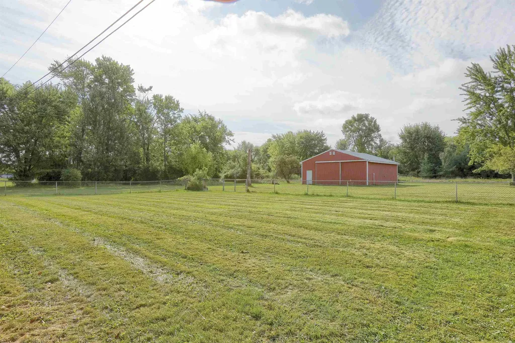 2734 E Wattles Road Troy City MI 48085