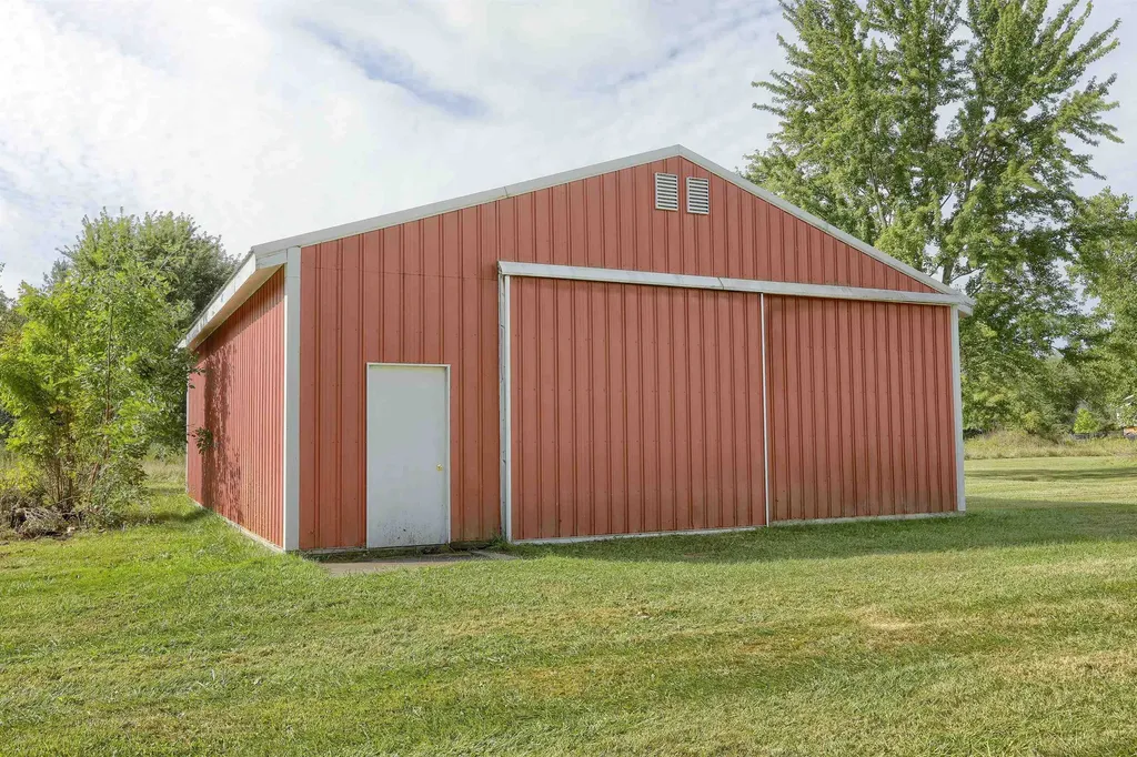 2734 E Wattles Road Troy City MI 48085