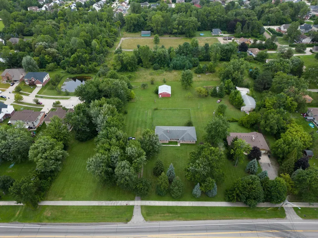 2734 E Wattles Road Troy City MI 48085