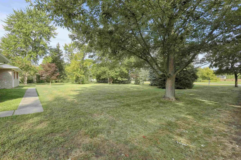 2734 E Wattles Road Troy City MI 48085