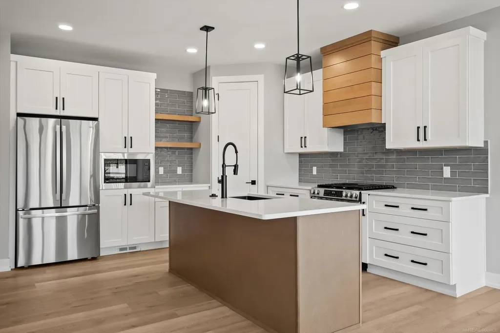 5811 Heights Drive Sterling Heights City MI 48314