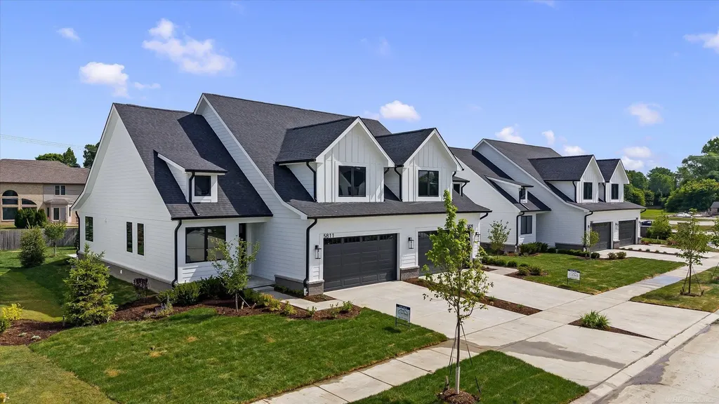 5811 Heights Drive Sterling Heights City MI 48314
