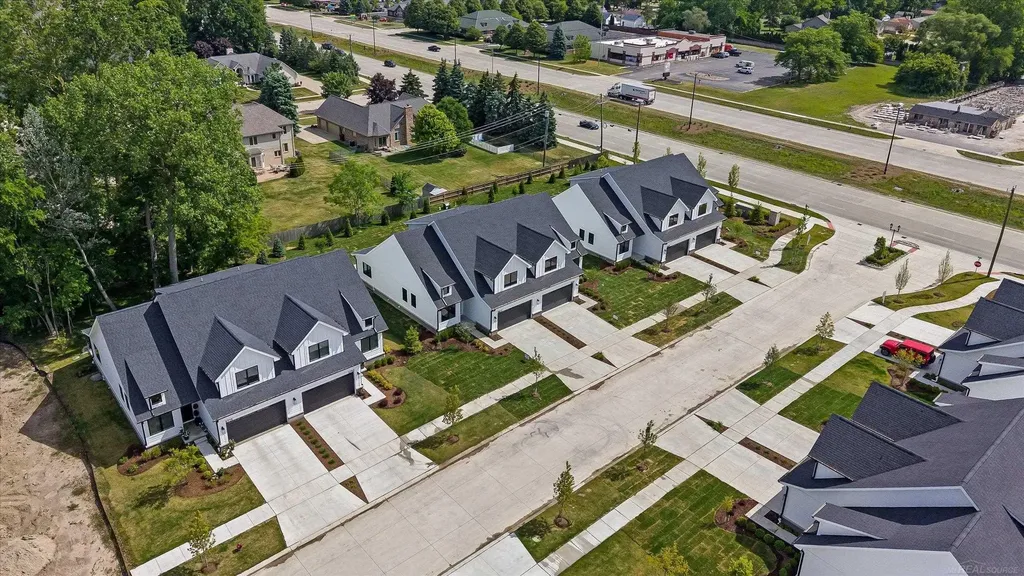 5811 Heights Drive Sterling Heights City MI 48314