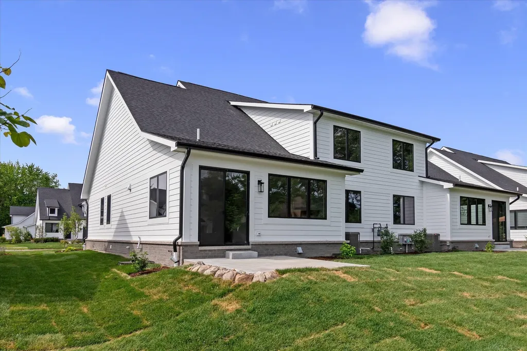 5811 Heights Drive Sterling Heights City MI 48314
