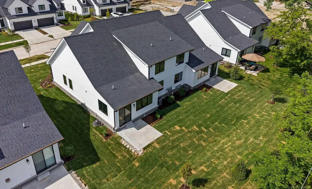 5811 Heights Drive Sterling Heights City MI 48314