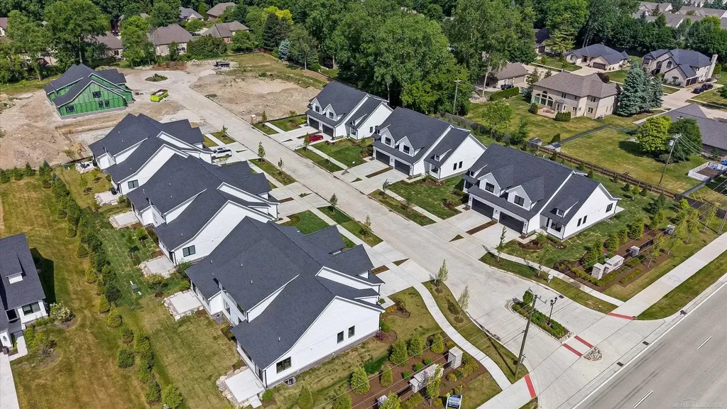 5811 Heights Drive Sterling Heights City MI 48314