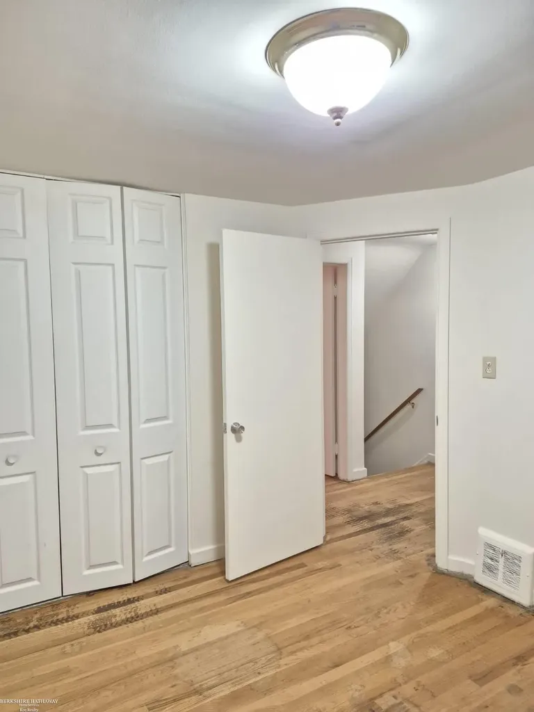 22925 Gary Lane St. Clair Shores City MI 48080