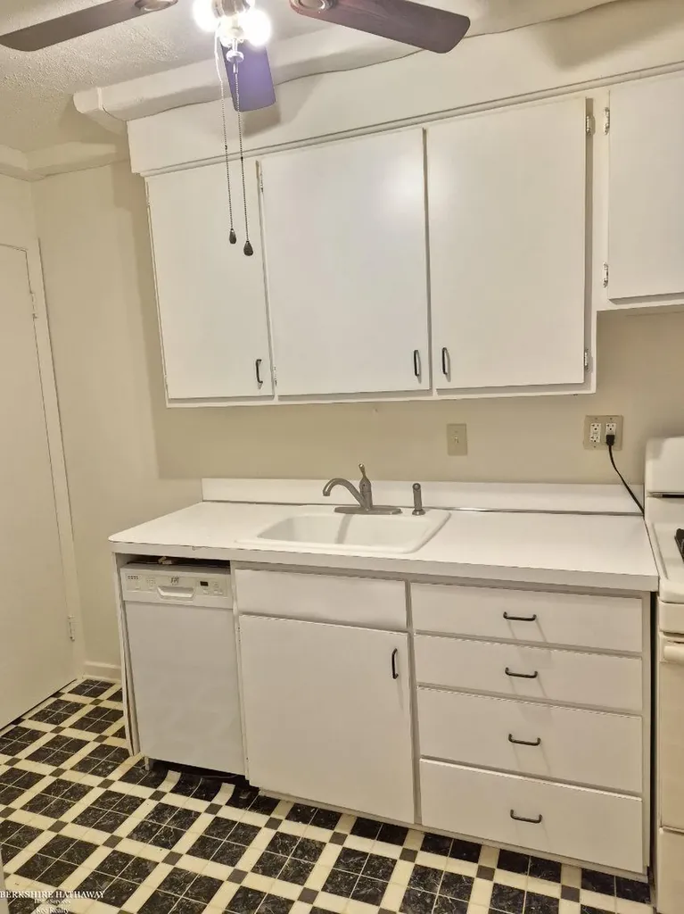 22925 Gary Lane St. Clair Shores City MI 48080