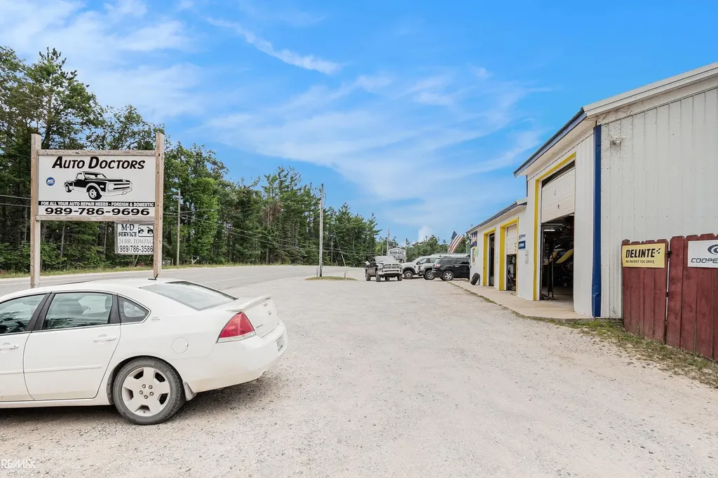 5557 N Red Oak Road Greenwood Township MI 49756