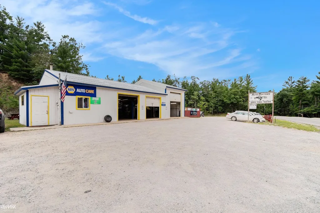 5557 N Red Oak Road Greenwood Township MI 49756