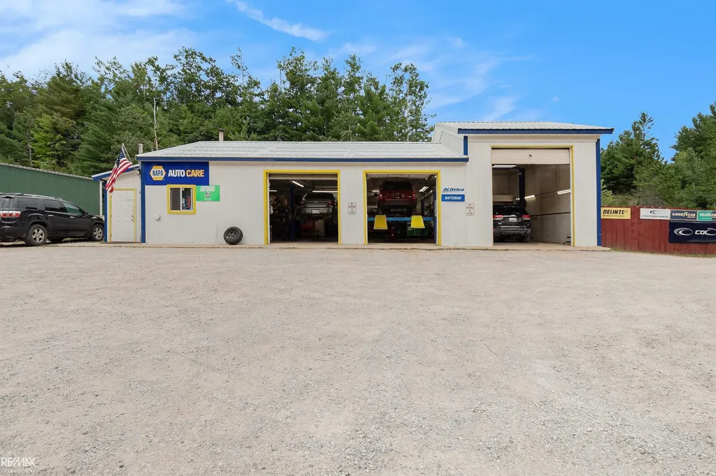 5557 N Red Oak Road Greenwood Township MI 49756