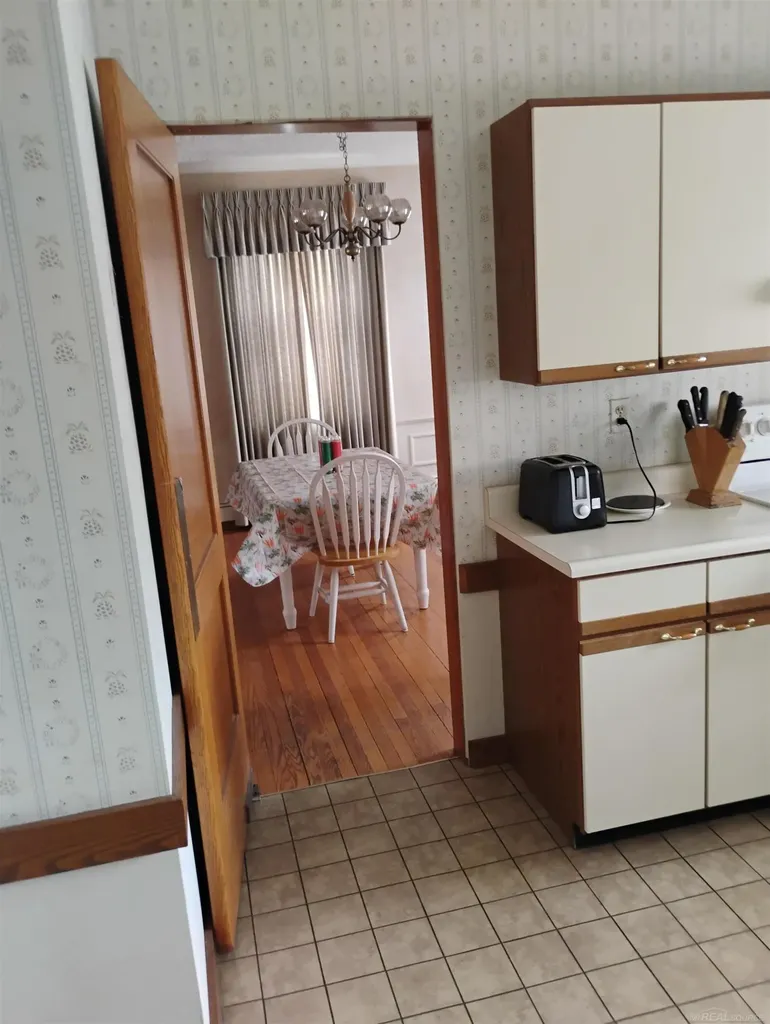 1106 State Street Bay City City MI 48706
