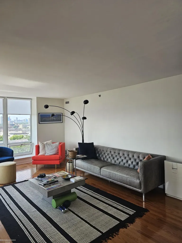 250 E Harbortown #1110 Drive Detroit City MI 48207