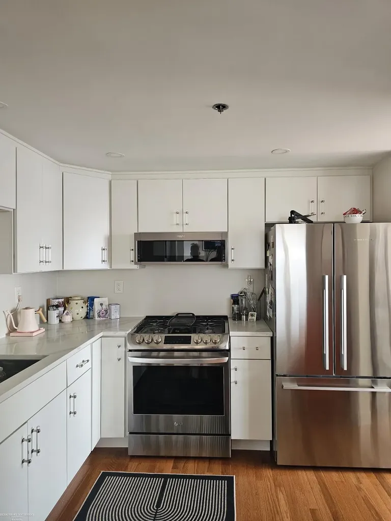 250 E Harbortown #1110 Drive Detroit City MI 48207