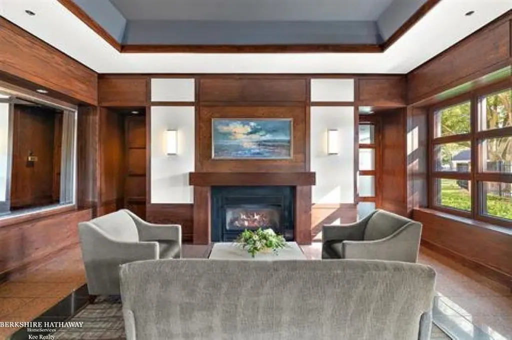 250 E Harbortown #1110 Drive Detroit City MI 48207