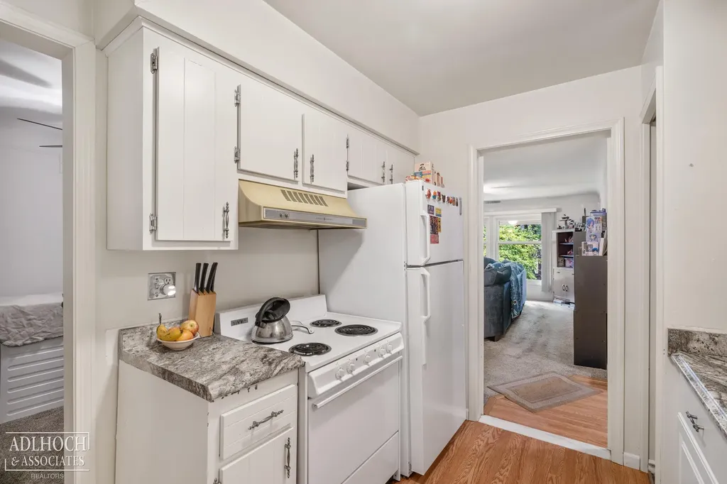 1750 Vernier Road Grosse Pointe Woods City MI 48236