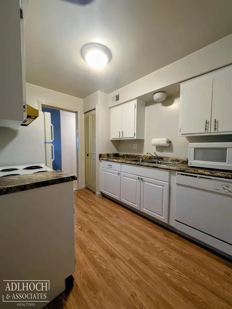 1750 Vernier Road Grosse Pointe Woods City MI 48236