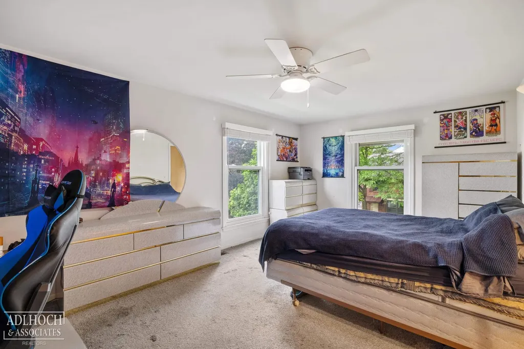 1750 Vernier Road Grosse Pointe Woods City MI 48236
