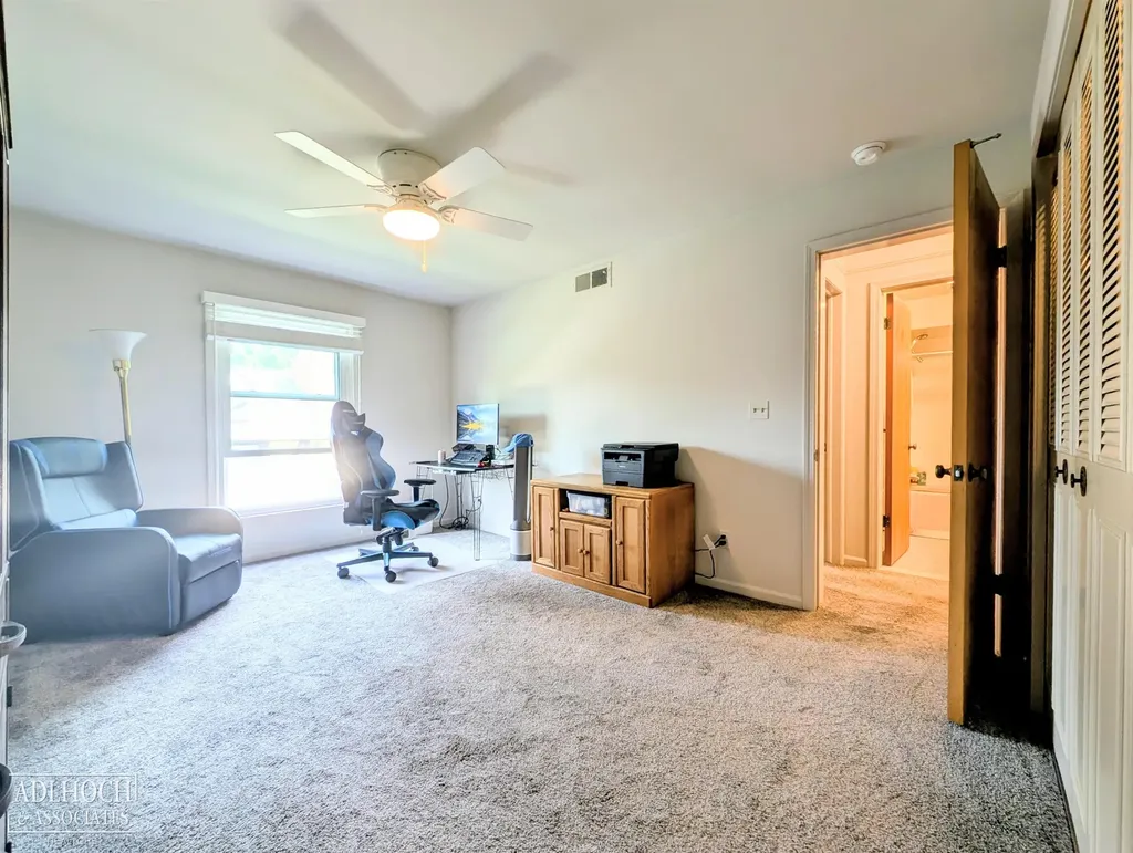 1750 Vernier Road Grosse Pointe Woods City MI 48236