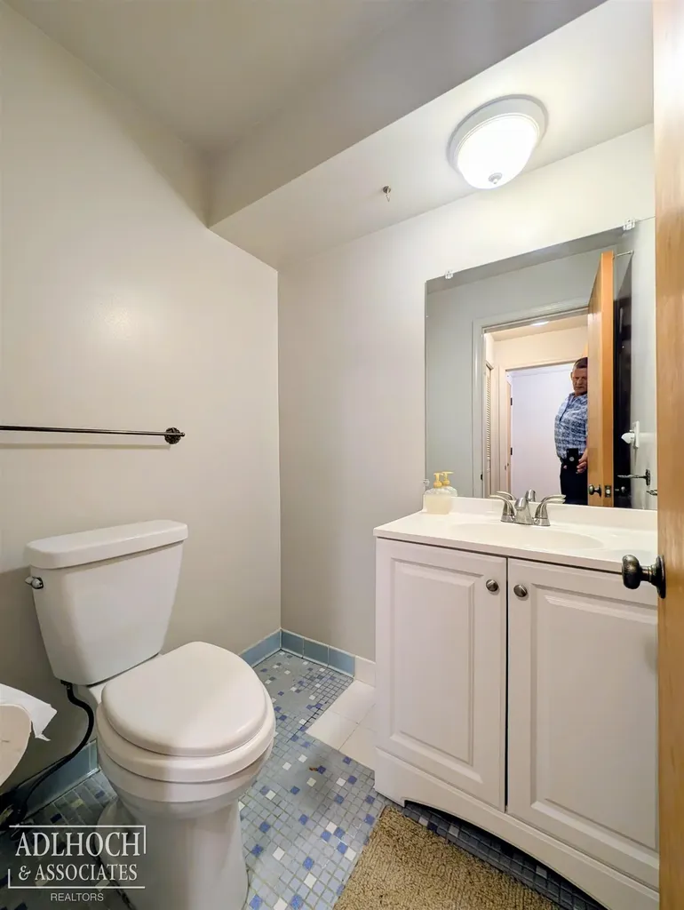 1750 Vernier Road Grosse Pointe Woods City MI 48236