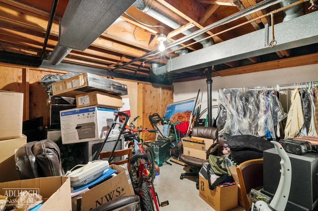 1750 Vernier Road Grosse Pointe Woods City MI 48236