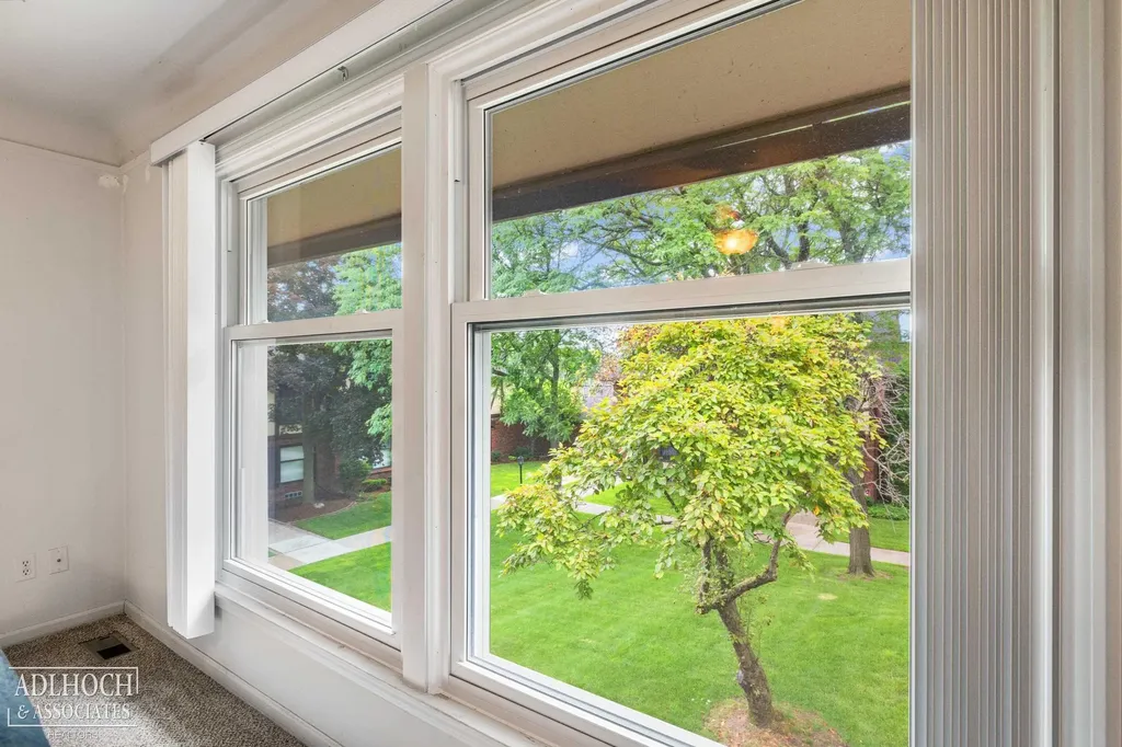 1750 Vernier Road Grosse Pointe Woods City MI 48236